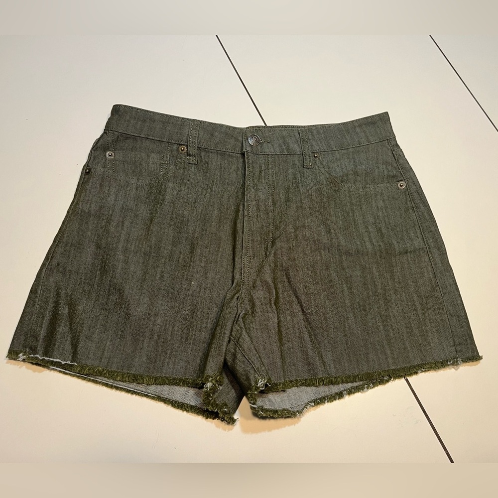 Frye women’s mossy green size 10 Jean shorts
